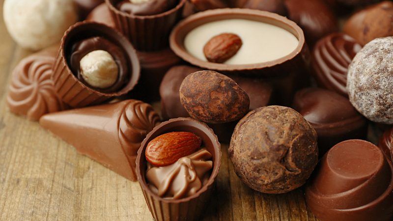 Brasileiros compram menos chocolate e escolhem porções menores